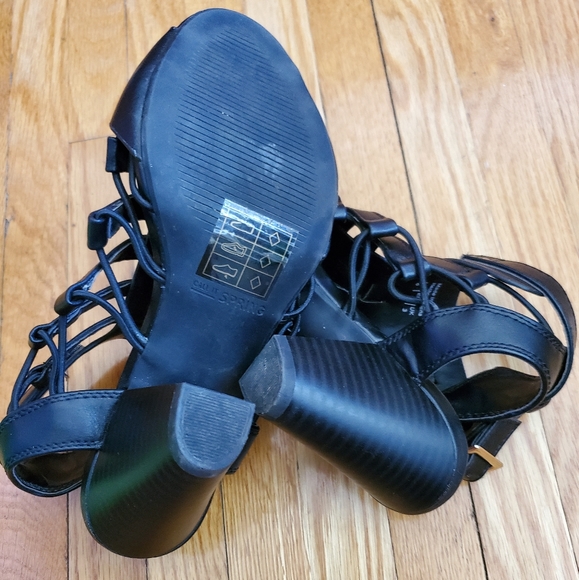 Gladiator strap heeled sandal - Picture 4 of 6